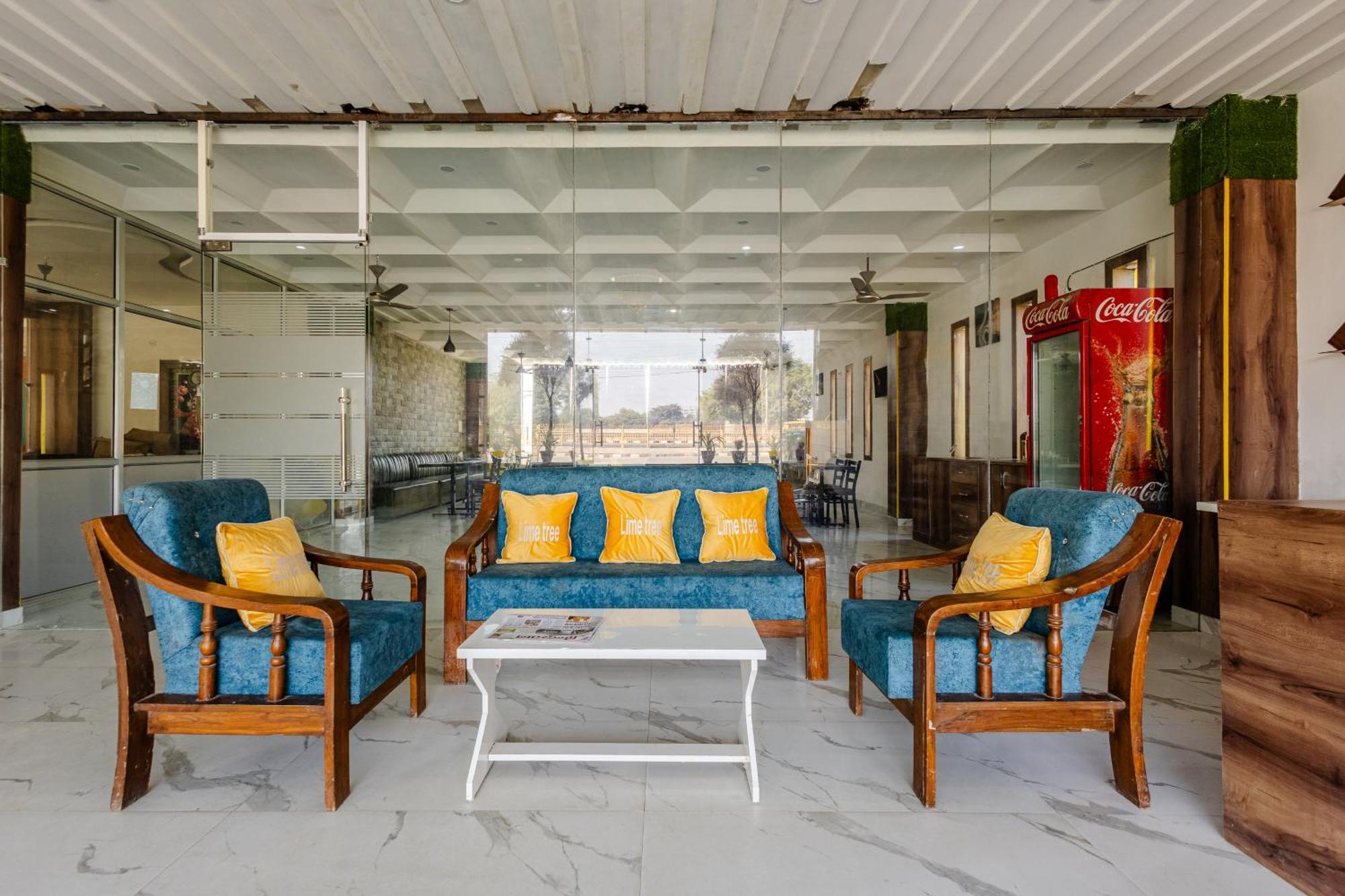 Lime Tree Hotel And Banquet Vrindāvan 외부 사진