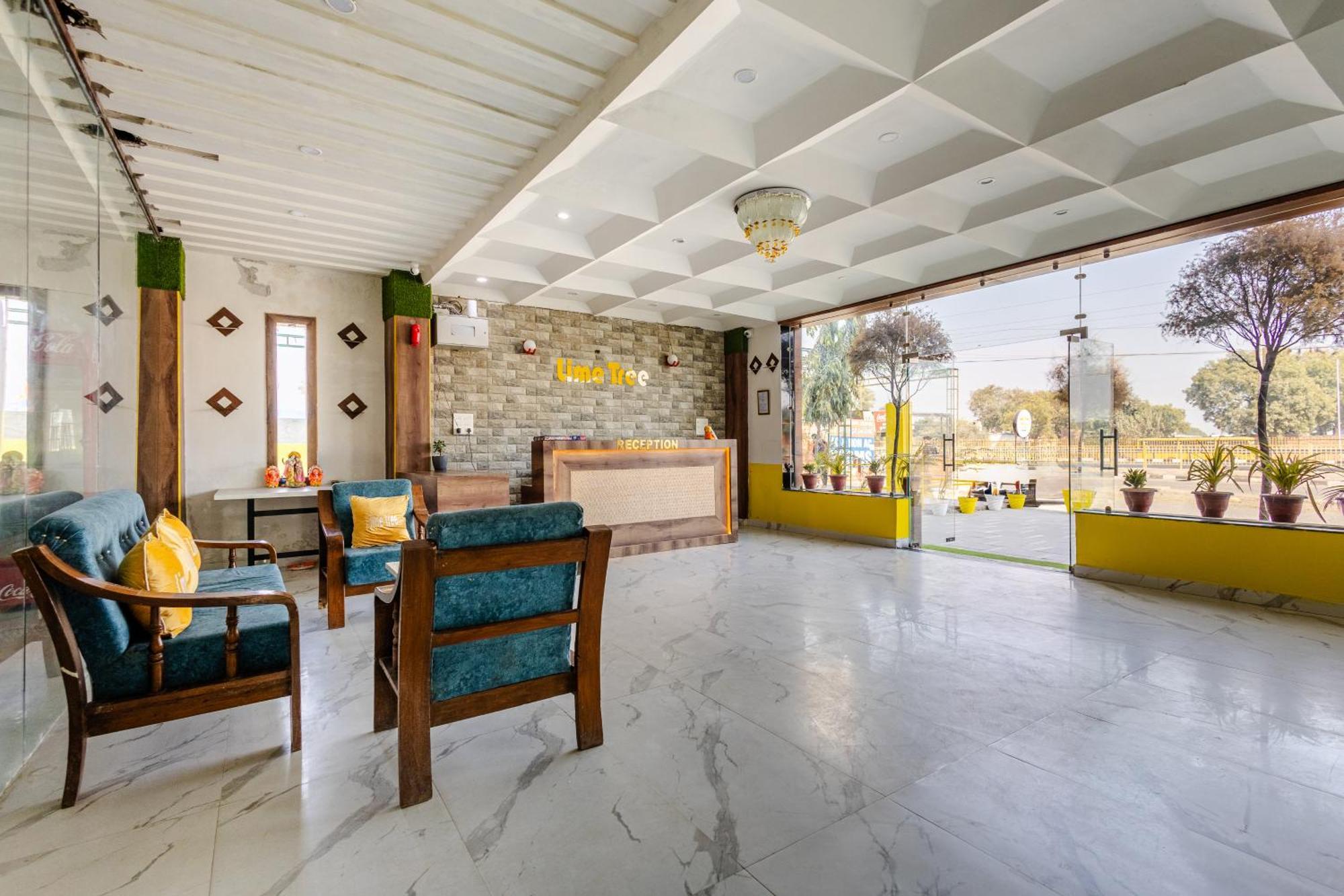Lime Tree Hotel And Banquet Vrindāvan 외부 사진