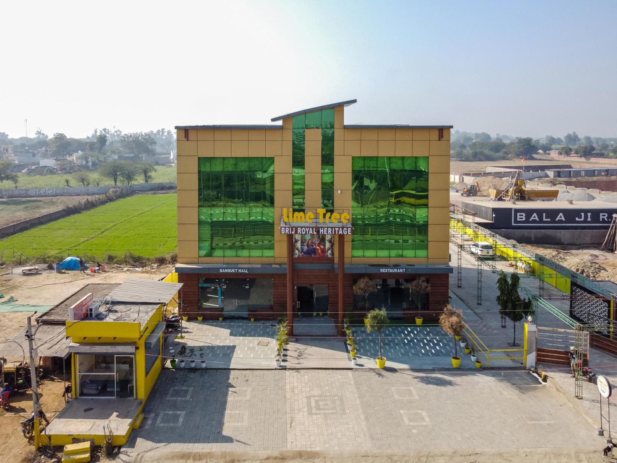 Lime Tree Hotel And Banquet Vrindāvan 외부 사진
