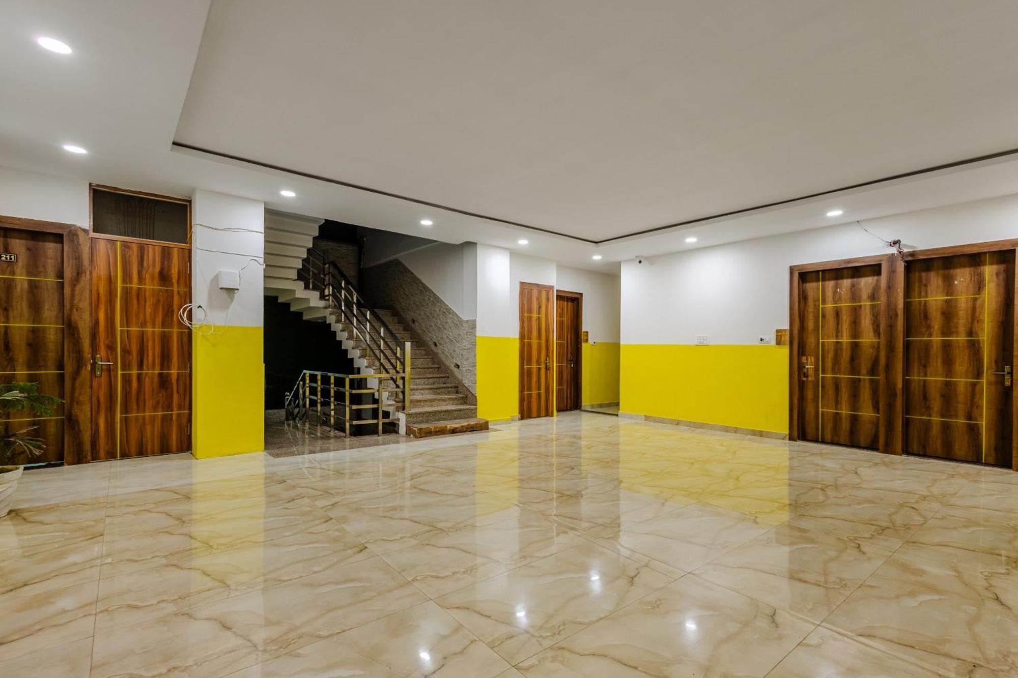 Lime Tree Hotel And Banquet Vrindāvan 외부 사진