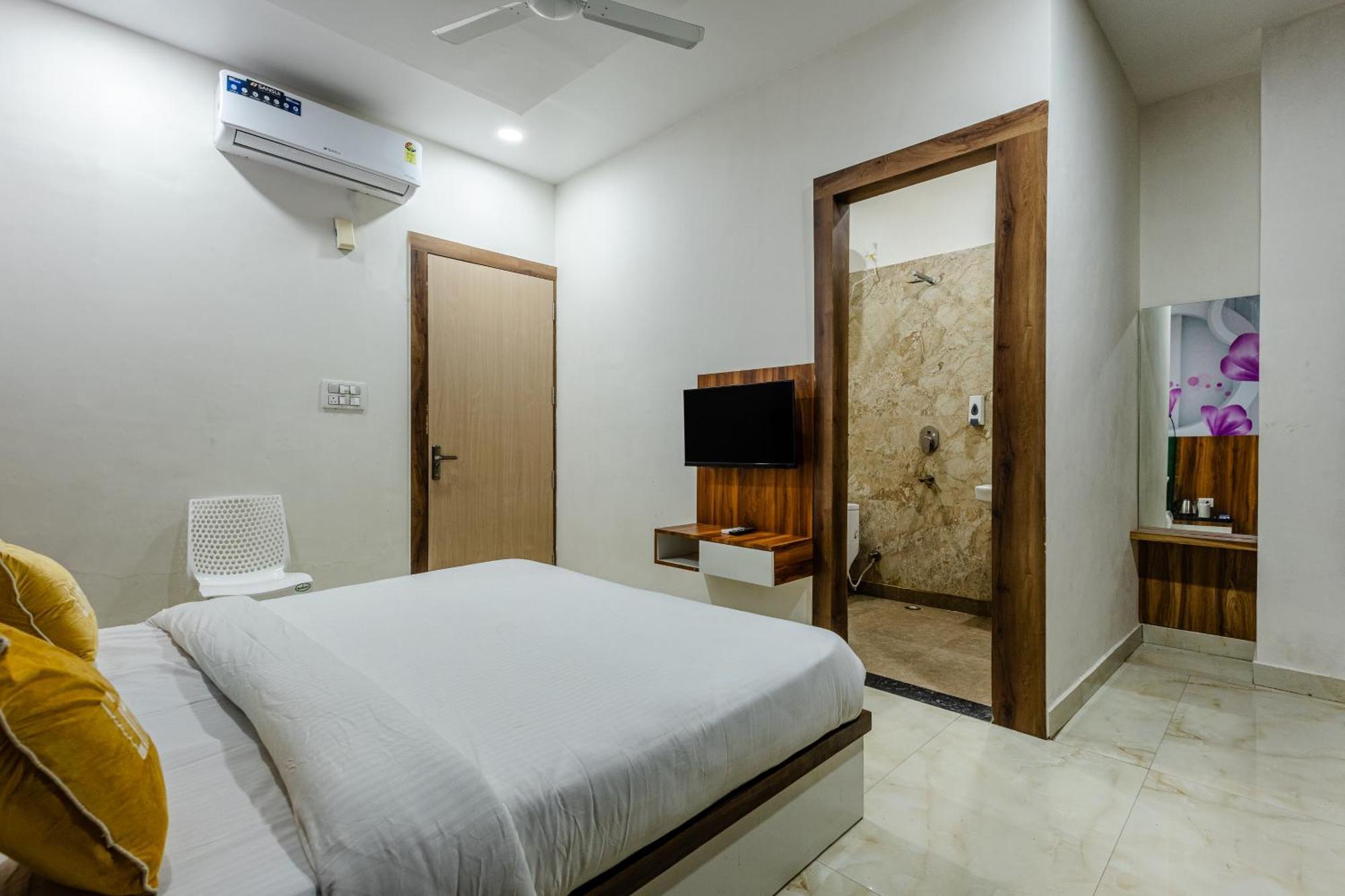 Lime Tree Hotel And Banquet Vrindāvan 외부 사진