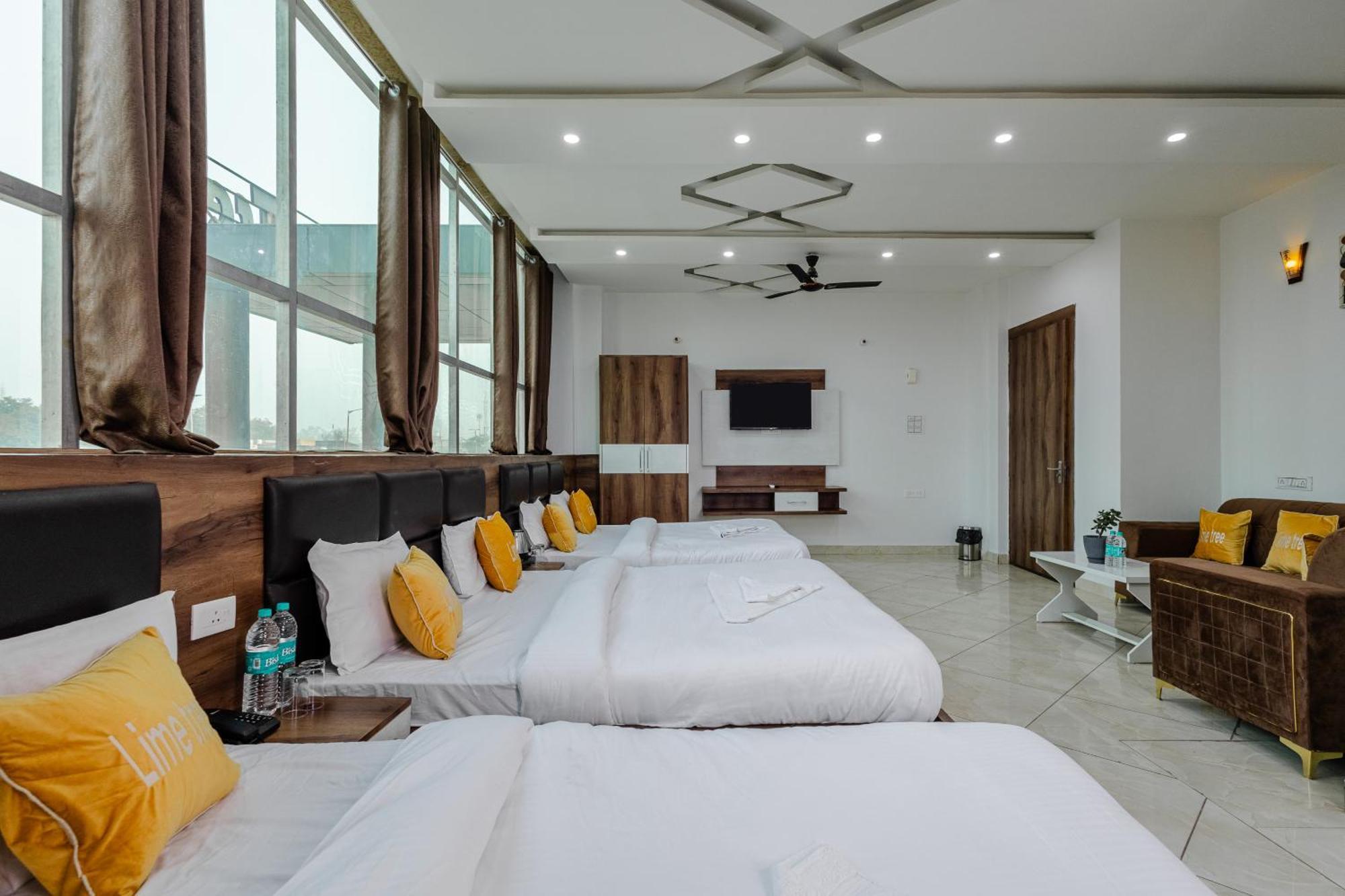 Lime Tree Hotel And Banquet Vrindāvan 외부 사진