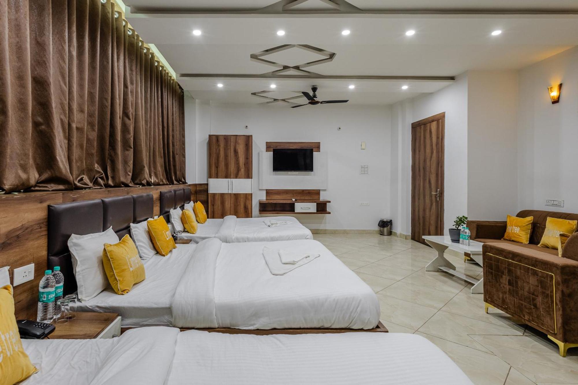 Lime Tree Hotel And Banquet Vrindāvan 외부 사진