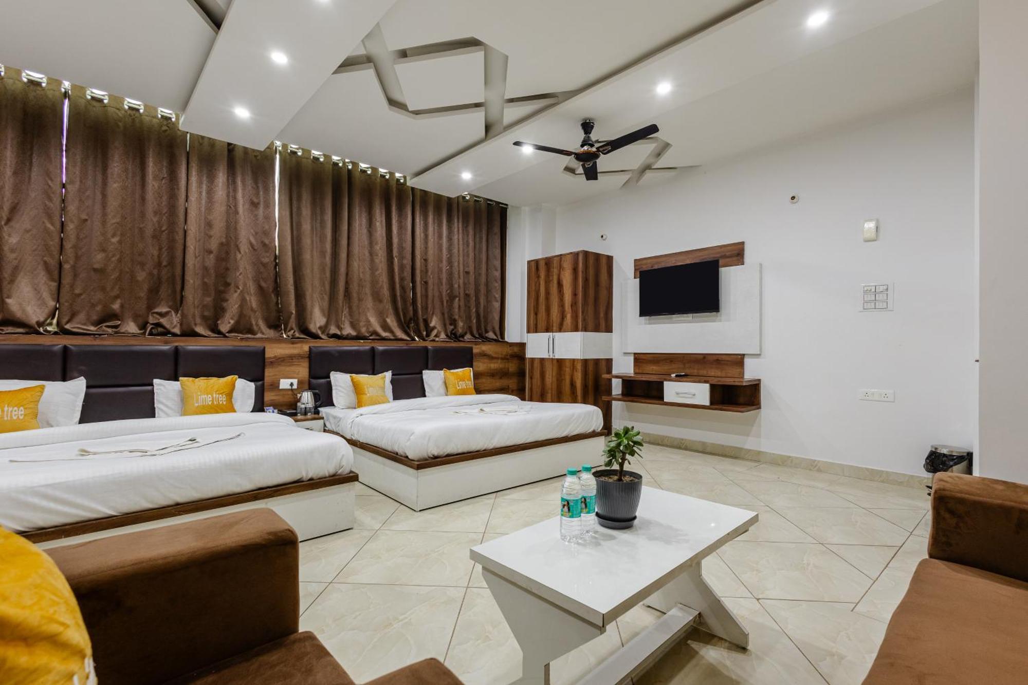 Lime Tree Hotel And Banquet Vrindāvan 외부 사진