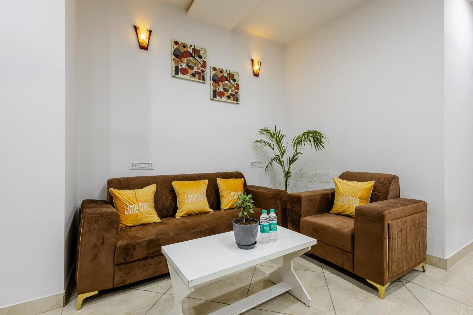 Lime Tree Hotel And Banquet Vrindāvan 외부 사진