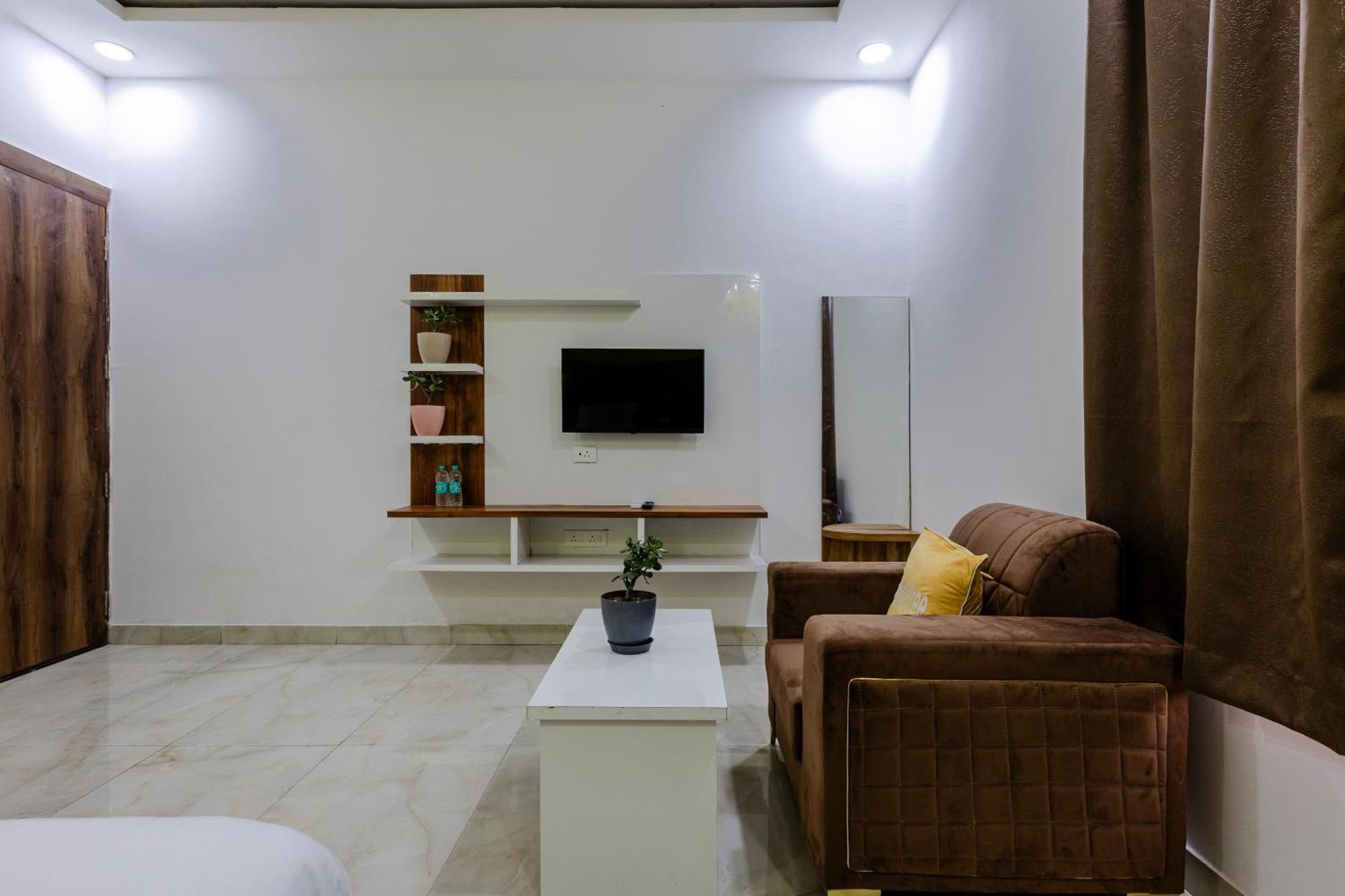 Lime Tree Hotel And Banquet Vrindāvan 외부 사진